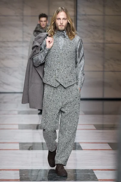 Look 2